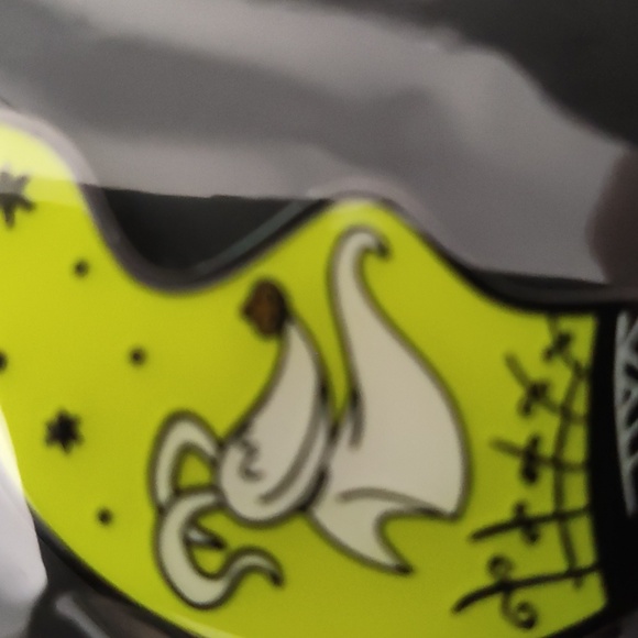 BIO WORLD Nightmare Before Christmas Lapel pins - Picture 3 of 4